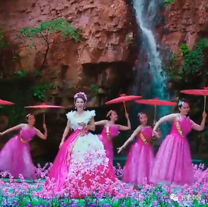 乌兰图雅《那里的山那里的水》,MV美爆了~