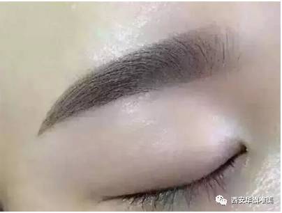 {颜值不够 眉毛来凑} 想变美 做雾眉