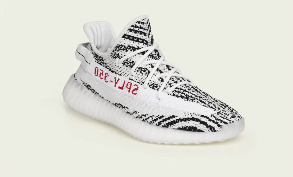 YEEZY 350 V2 全新配色发售,侃爷上脚的却是……一周名人上脚