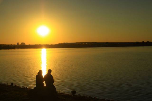 惊呆｜死了都要“爱”？七旬老汉不顾家人反对一天吃两次“伟哥”......