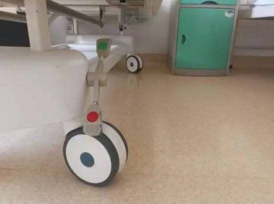 病床怎么摇起来安全使用病床五知道_https://www.jmylbn.com_新闻资讯_第4张