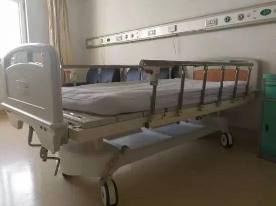 病床怎么摇起来安全使用病床五知道_https://www.jmylbn.com_新闻资讯_第3张
