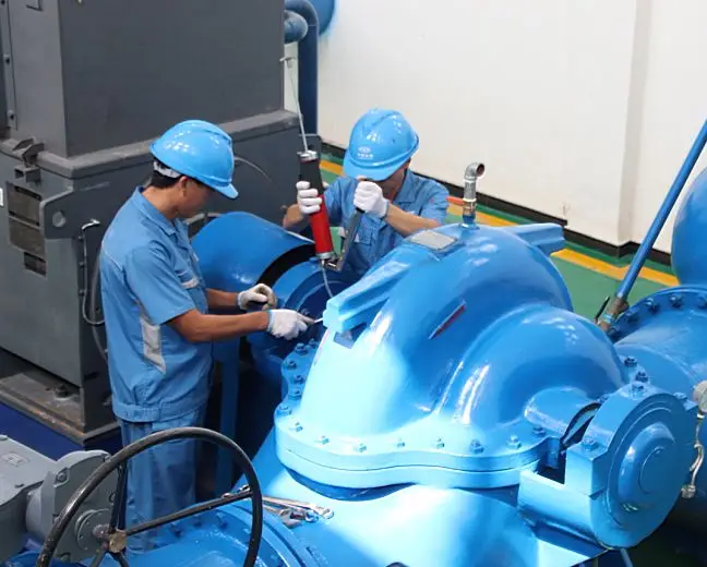 供水员工苦守岗亭 不辞辛劳献礼国庆