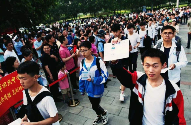 高考在2022年有新规以下三种人群将无法参加高考家长白费了
