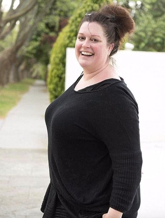 曾经的美艳,如今竟胖丑成路人大妈,住在收容所里请讨生活!