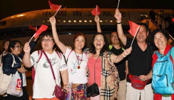 恐怖災難來臨，1.7萬中國人被困，天崩地裂人人絕望！這時，天空「轟隆隆「飛來6架大飛機，把人們都看呆了！ 靈異 第63張