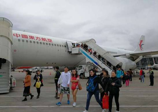 恐怖災難來臨，1.7萬中國人被困，天崩地裂人人絕望！這時，天空「轟隆隆「飛來6架大飛機，把人們都看呆了！ 靈異 第50張