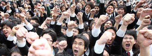 恐怖災難來臨，1.7萬中國人被困，天崩地裂人人絕望！這時，天空「轟隆隆「飛來6架大飛機，把人們都看呆了！ 靈異 第48張