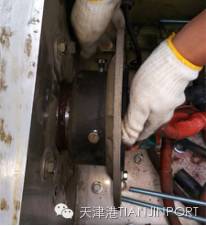 【科技设备】天津港岸桥电缆滑环箱改造