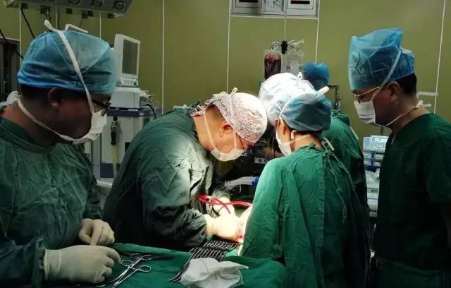 天台一位二胎妈妈突发心跳呼吸骤停,羊水栓塞…3次在鬼门关前!-怀孕期