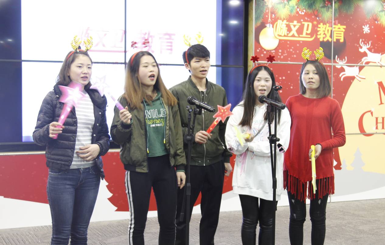 欢乐圣诞,激情高歌!陈文卫外语圣诞Party在银座酒店圆满举办 欢乐圣诞,激情高歌!陈文卫外语圣诞Party在银座酒店圆满举办