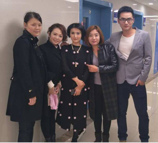 重庆生活麻辣烫来合川拍戏啦!需要25个群演,爱表演的你快来报名吧!
