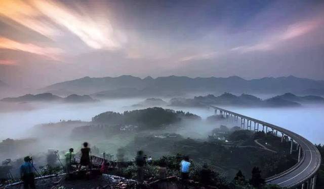春雨绵绵 雾中重庆美景你看过几个？