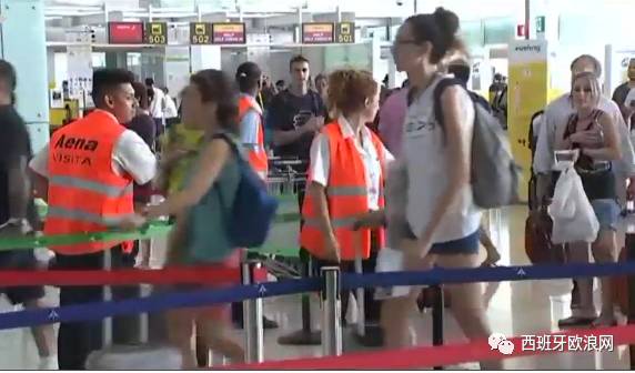 【欧浪网】航班延迟与超售问题不断 旅客忽略赔偿权益罢工雪上加霜