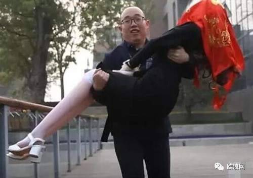 【欧浪网】中国男子迎娶机器人 西国网友炸开锅