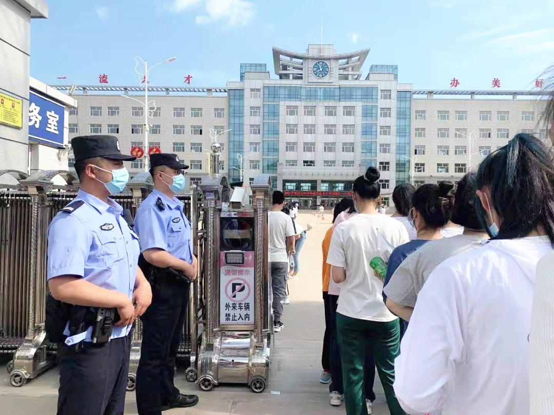 平安之夏绥滨县公安局加强巡逻防控护航建党百年