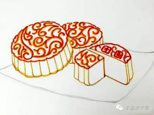 上色,用水彩笔画纹路,彩铅画月饼底色