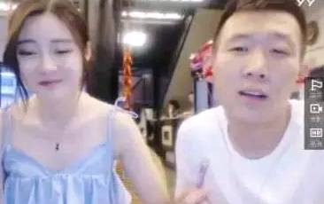 小白龙女友怀孕要领证?后院起火,两任女友微博