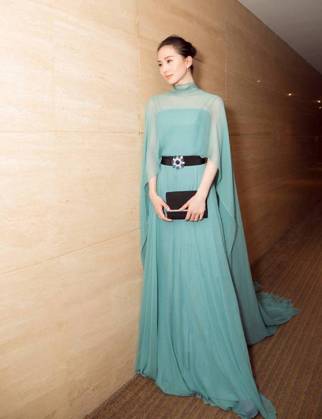 刘诗诗的五花肉裙,再丑再奇葩的长裙,也能被她们穿的很美!