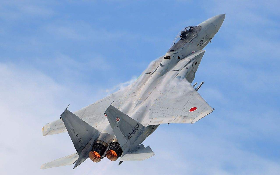 日本自卫队疲于奔命!F15飞行员承认：多次遭遇中国战机，非常紧张