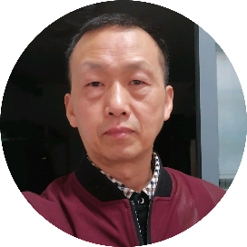 在庸俗中穿行