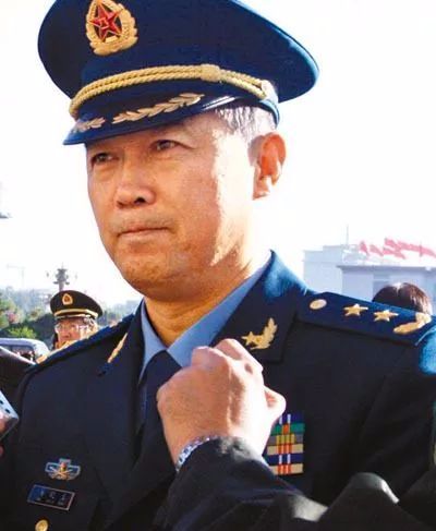中国现役空军上将一览表其中一位是军委副主席