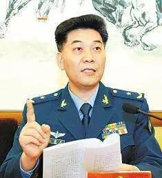 中国现役空军上将一览表其中一位是军委副主席