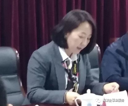 主持人马莹介绍两个委员会成立背景
