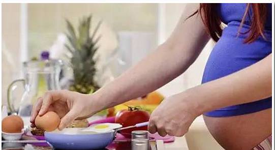 怀孕初期出现强烈孕吐反应,5招帮你解决孕吐-怀孕期