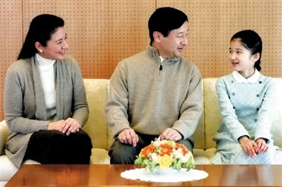 日本新天皇太有料! 牛津学霸 浪漫情圣 娶美女外交官 出生在仓库的皇太子