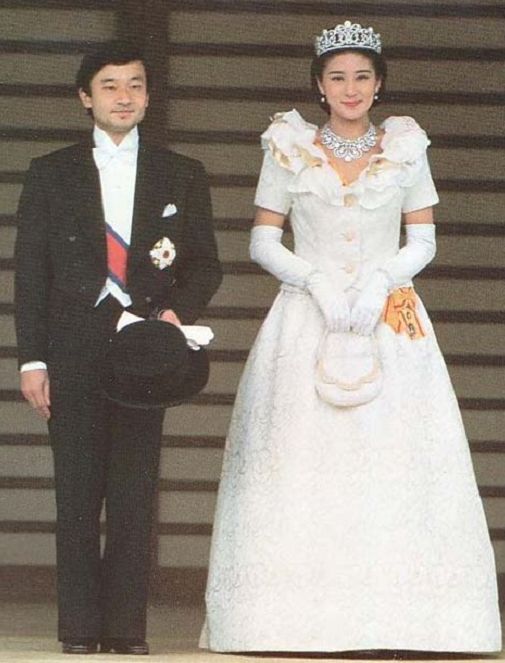 日本新天皇太有料! 牛津学霸 浪漫情圣 娶美女外交官 出生在仓库的皇太子