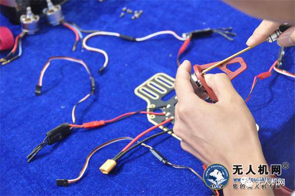 唯快不破——无人机组装总决赛进行时！