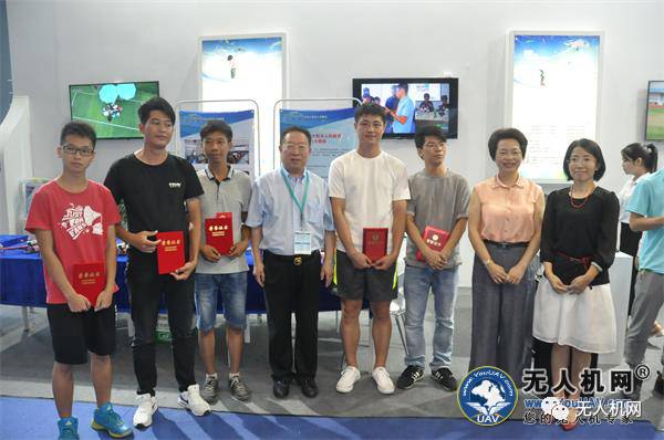 唯快不破——无人机组装总决赛进行时！