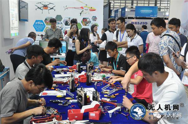 唯快不破——无人机组装总决赛进行时！