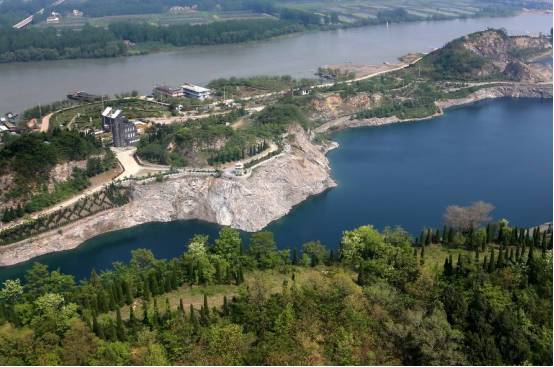 盱眙县地处淮河下游,洪泽湖南岸,总面积2483平方公里,人均国土面积列