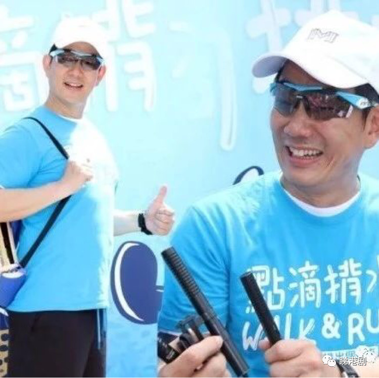 爱心爆棚!任贤齐探内地贫童不怕辛苦