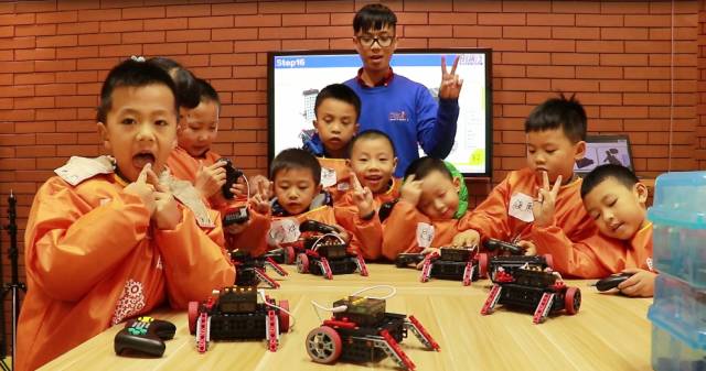 我是小创客冬令营落幕