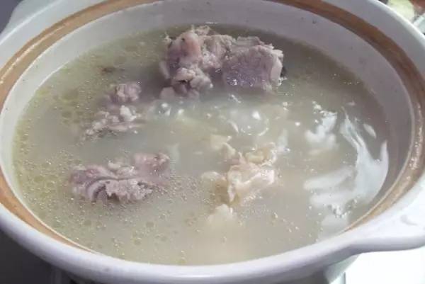 绵茵陈鲫鱼汤