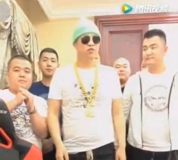 尼古拉斯赵四光临二驴的直播间!二人连麦互动!二驴毕恭毕敬!