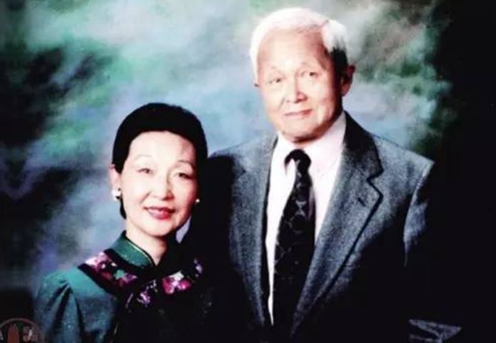 惊呆了! 华裔女富豪被告上法庭! 竟是因为网红豪宅太丑!