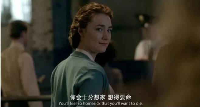 笑不出来就别笑了，你的眼睛都红了