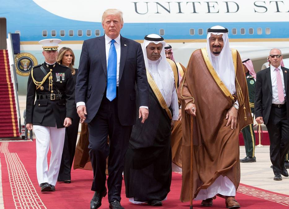 奥巴马做这件事用了8年 特朗普却只花了1天