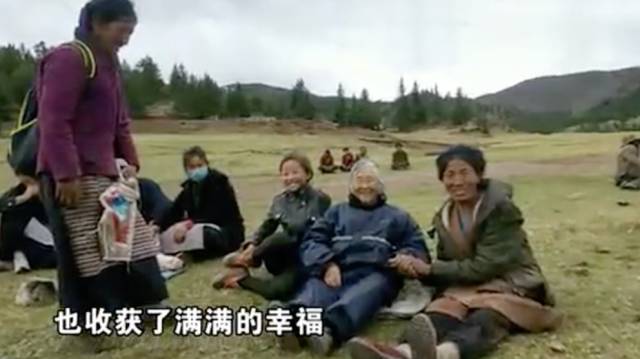 84岁老太太骑行5000公里去西藏，竟然还说扫兴！ - 27