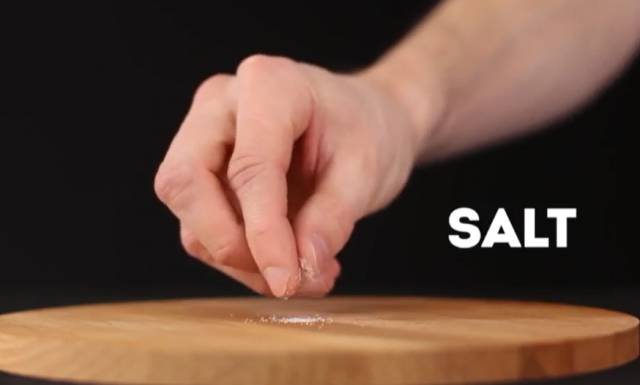 【创意科学实验】不会倒的鸡蛋！插图1