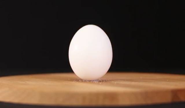 【创意科学实验】不会倒的鸡蛋！插图2