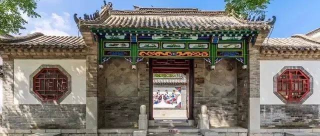 风水大师提醒：别忘了大门口压一宝，生活顺风顺水，日子越过越好！