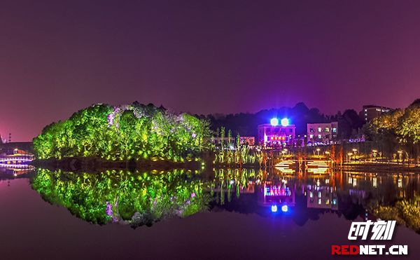 木鱼湖公园夜景图片