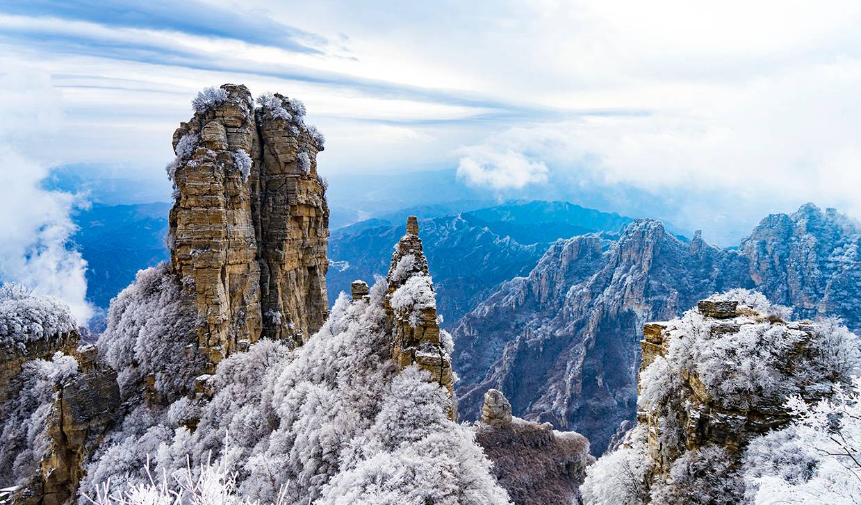 白石山,一年四季皆美景,腊冬时节景更佳.