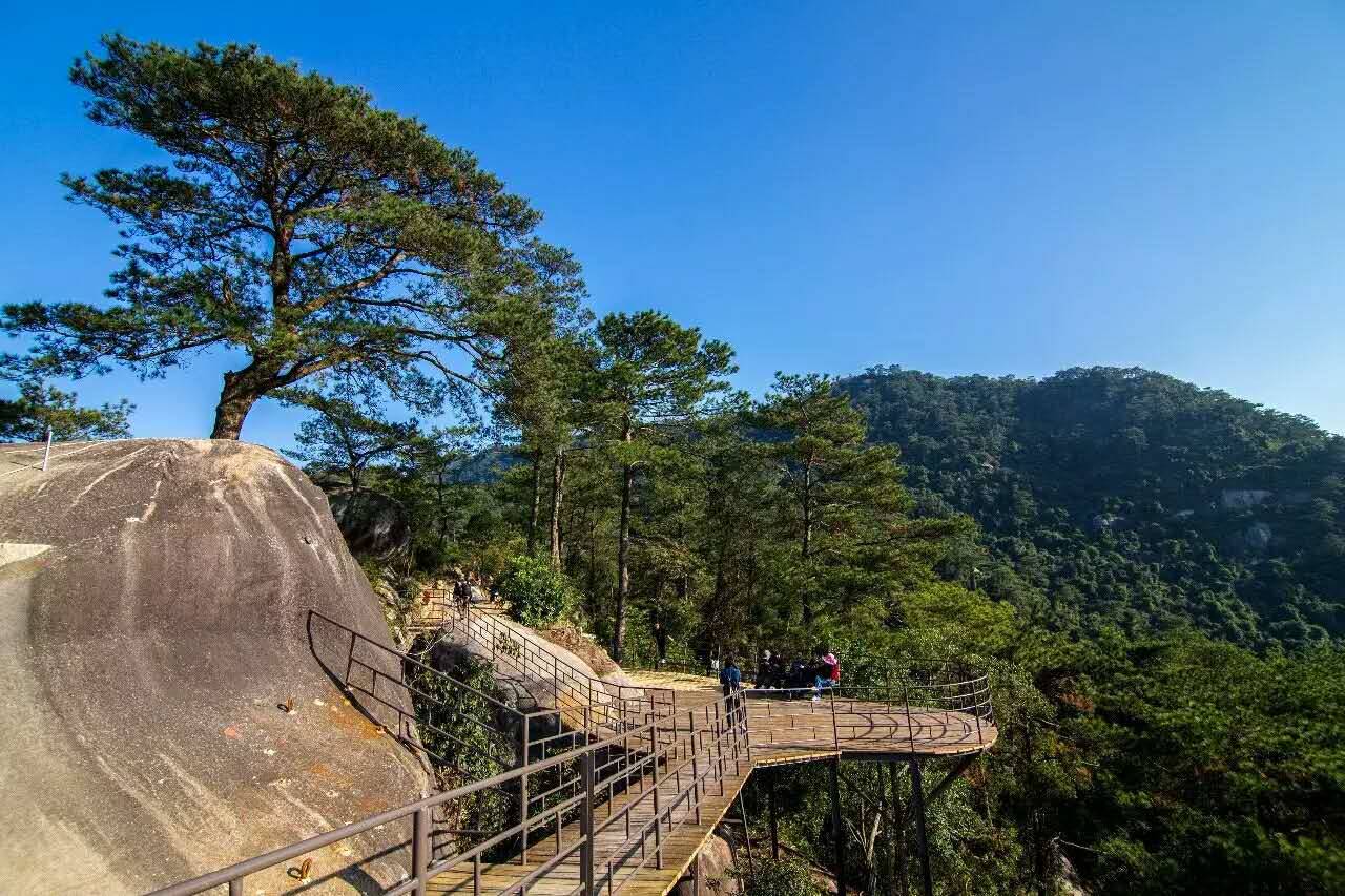 温泉村的著名景点是_温泉村的由来_连氏古村温泉