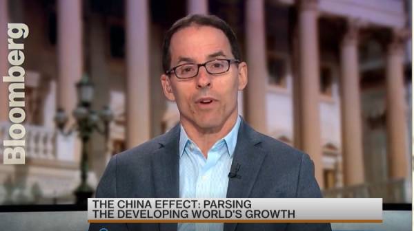 中国经济学家 美国经济学家为何替中国说话？